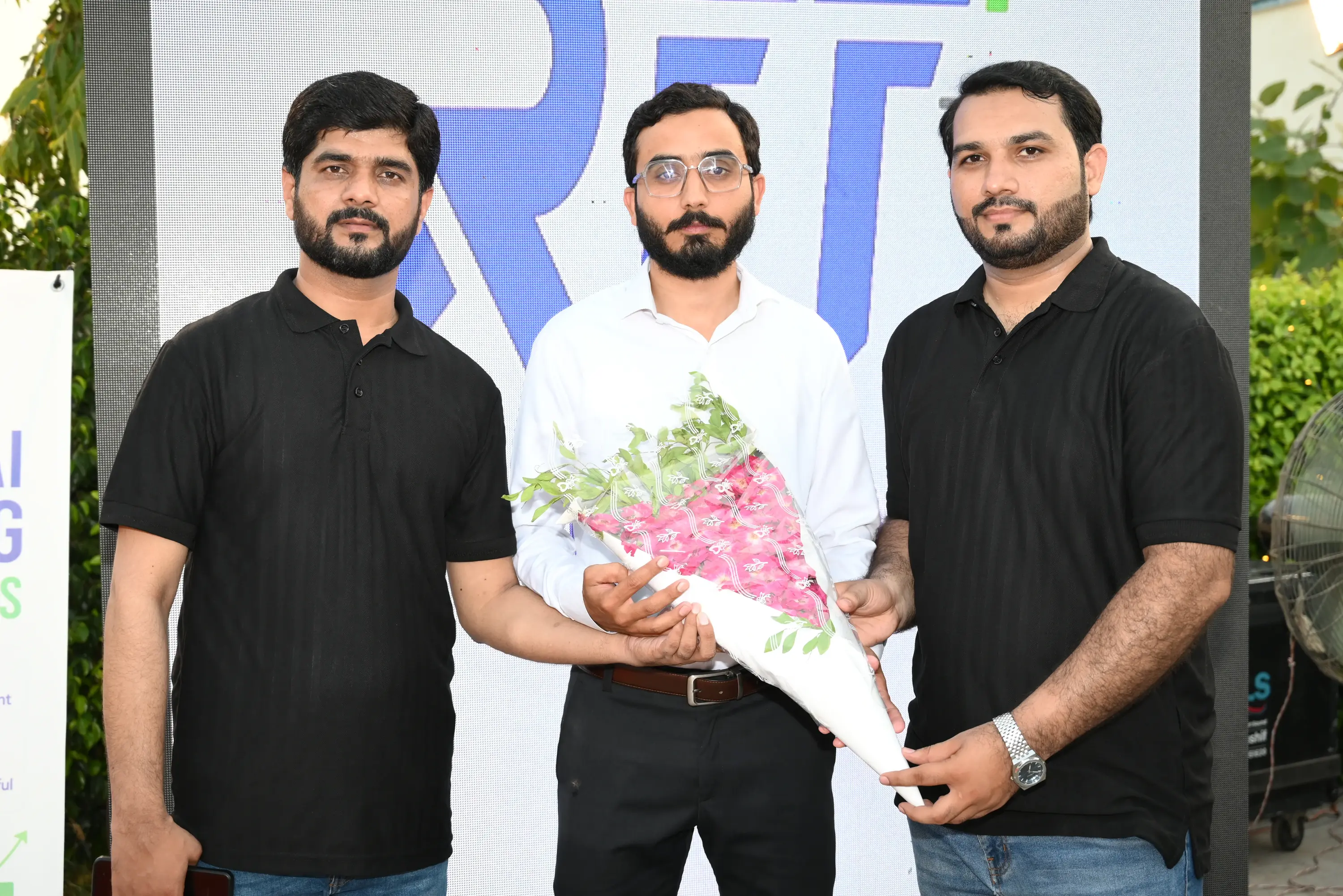 Guests welcomed with flowers at the RTT inauguration