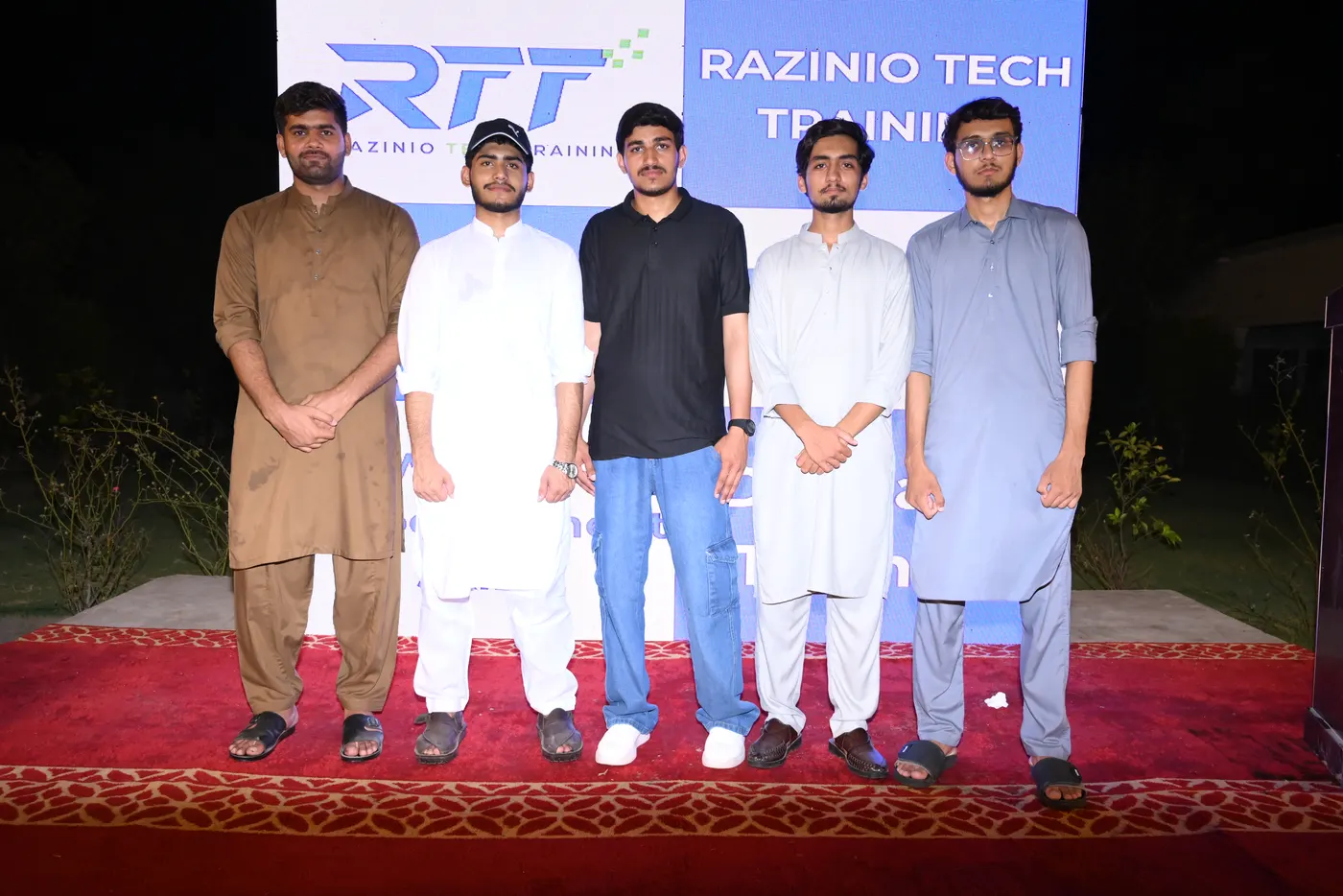 RTT students and team members at Razinio Tech Training